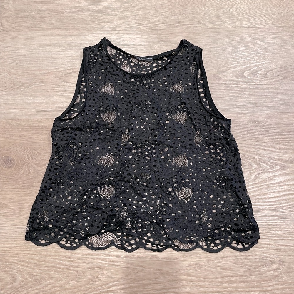 Zara sleeveless black crop top in size 0. Scalloped edge and embroidered.